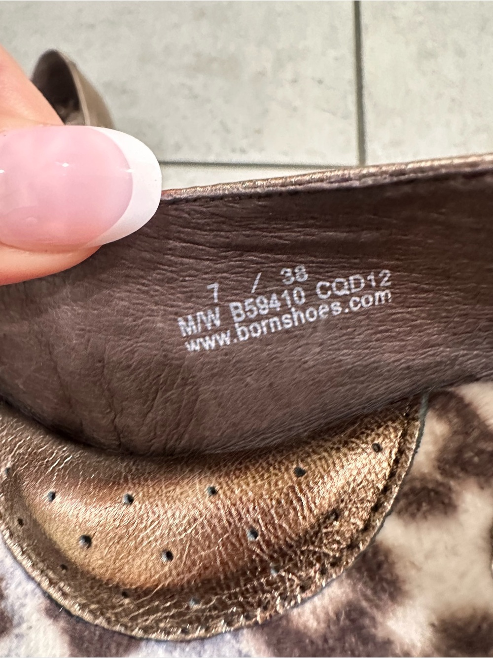 Born Metallic Gold Knot Ballet Flats - Women's Leather Size 7 Comfort Shoes - Picture 5 of 12